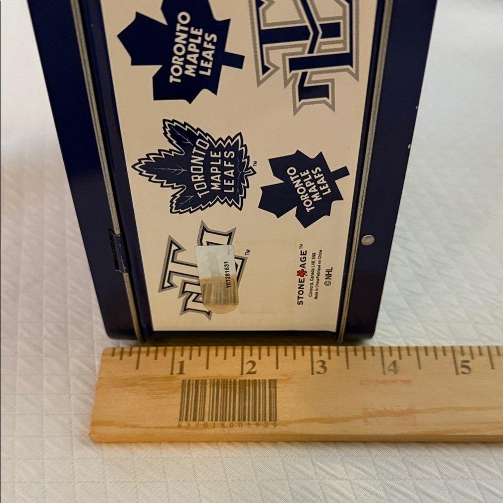 Official NHL Toronto Maple Leafs Vintage Blue Lunch Box with serial number - Picture 13 of 13